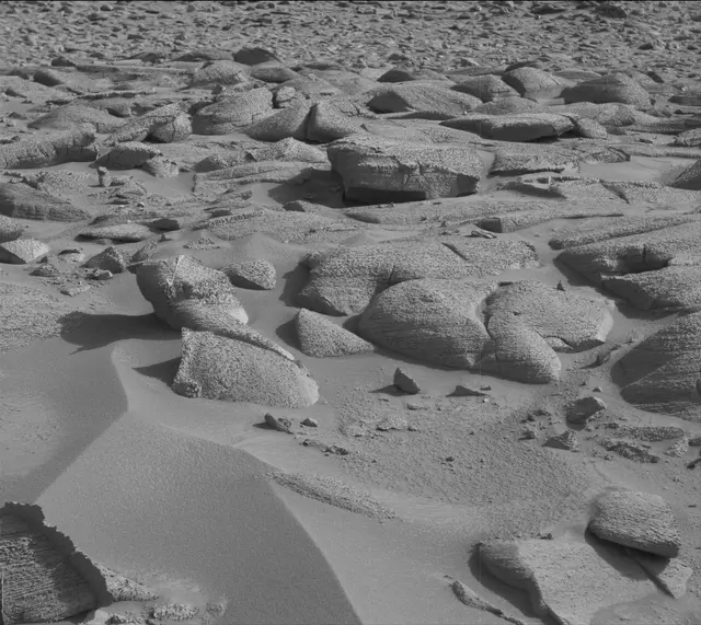 Sol 3839: Mast Camera (Mastcam)
