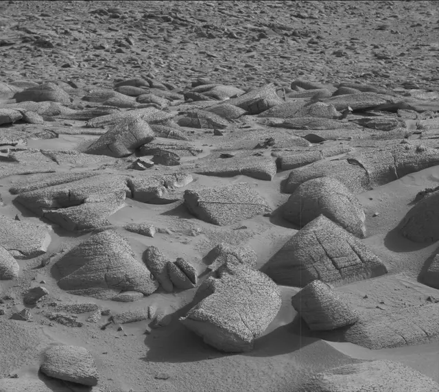 Sol 3839: Mast Camera (Mastcam)