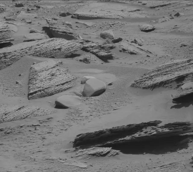 Sol 3839: Mast Camera (Mastcam)