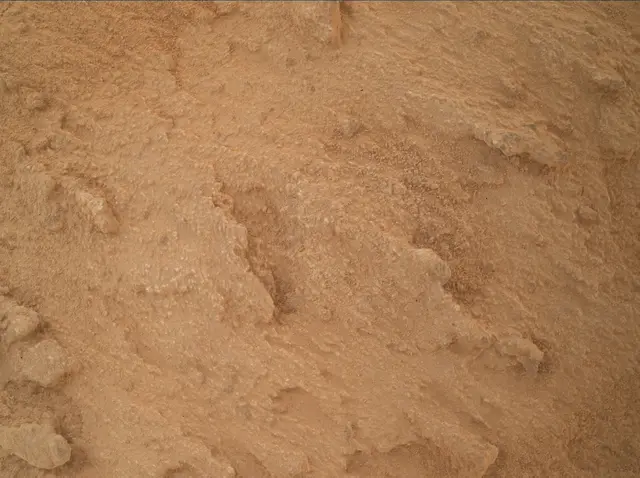 Sol 3839: Mars Hand Lens Imager (MAHLI)