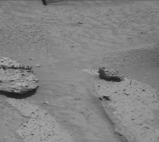 Sol 3841: Mast Camera (Mastcam)