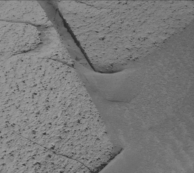Sol 3841: Mast Camera (Mastcam)