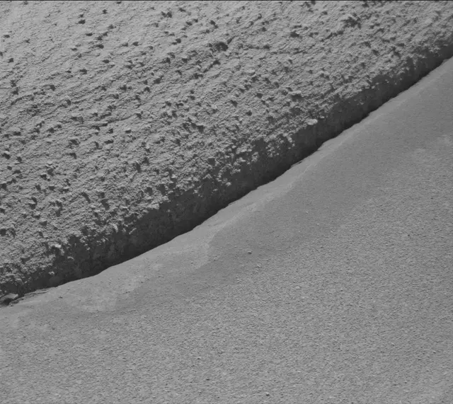 Sol 3841: Mast Camera (Mastcam)