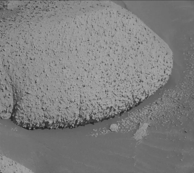 Sol 3841: Mast Camera (Mastcam)