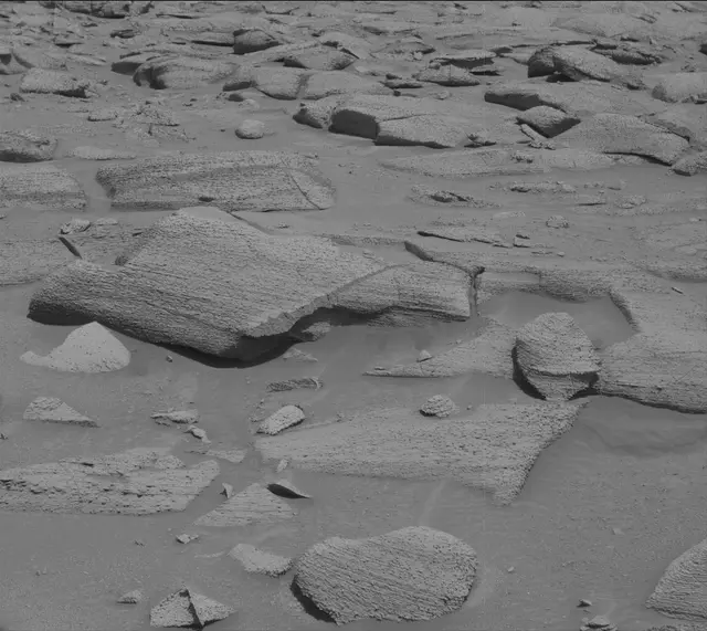 Sol 3842: Mast Camera (Mastcam)
