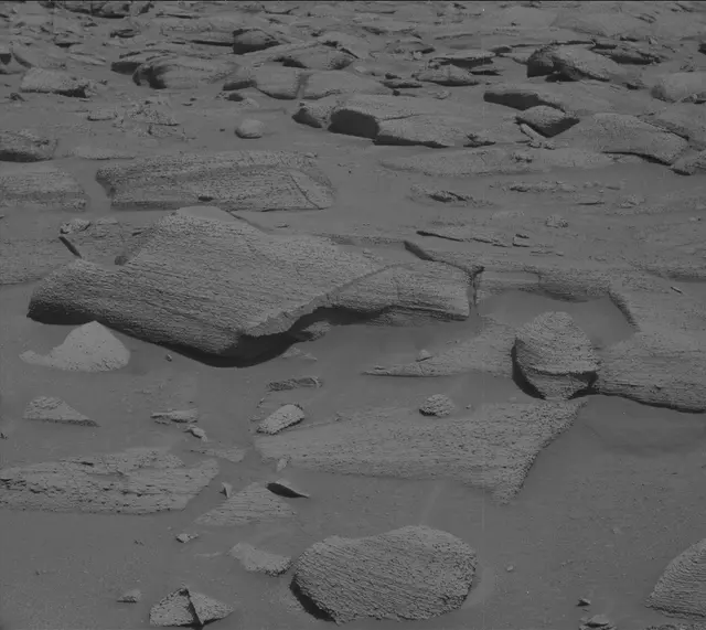 Sol 3842: Mast Camera (Mastcam)