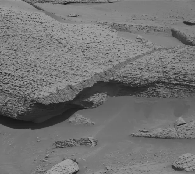 Sol 3842: Mast Camera (Mastcam)