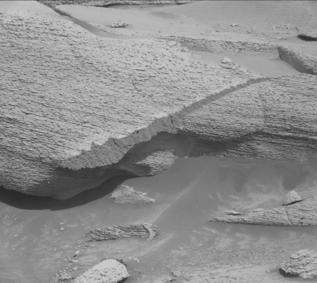Sol 3842: Mast Camera (Mastcam)