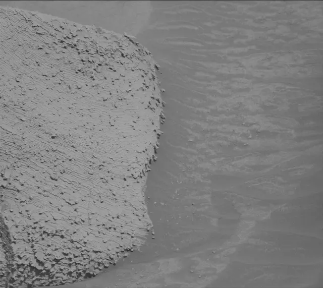Sol 3842: Mast Camera (Mastcam)