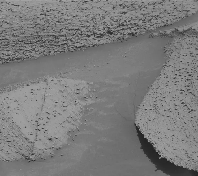 Sol 3842: Mast Camera (Mastcam)