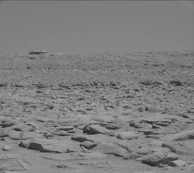 Sol 3843: Mast Camera (Mastcam)
