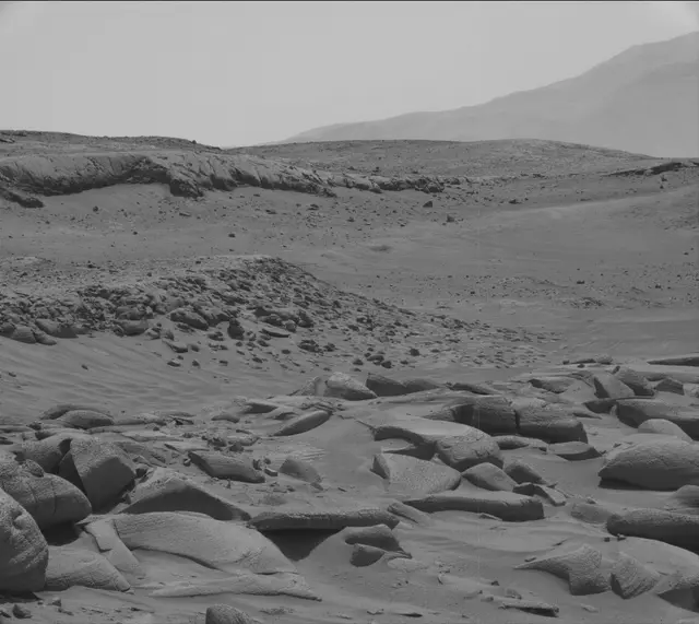 Sol 3843: Mast Camera (Mastcam)