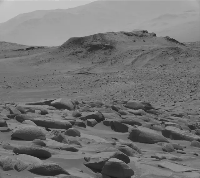 Sol 3843: Mast Camera (Mastcam)