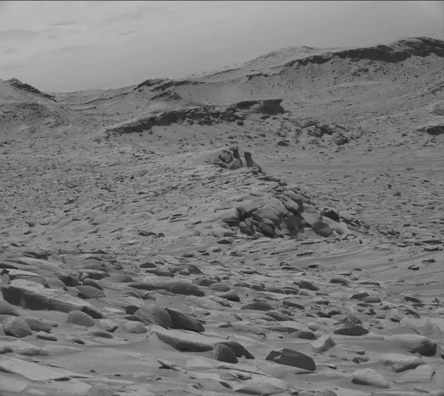 Sol 3843: Mast Camera (Mastcam)