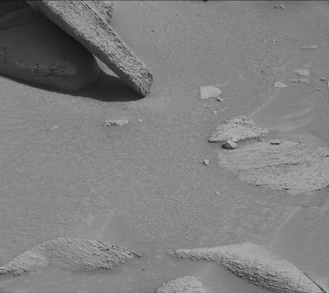 Sol 3843: Mast Camera (Mastcam)