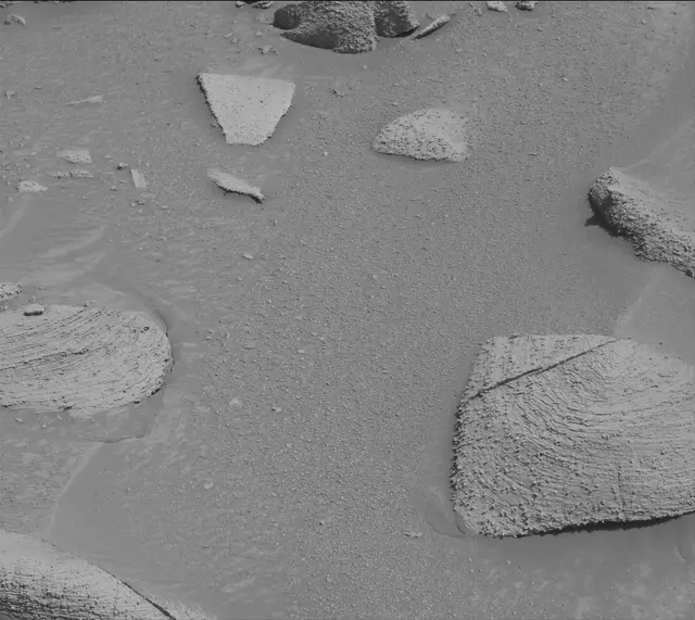 Sol 3843: Mast Camera (Mastcam)