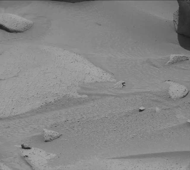 Sol 3843: Mast Camera (Mastcam)