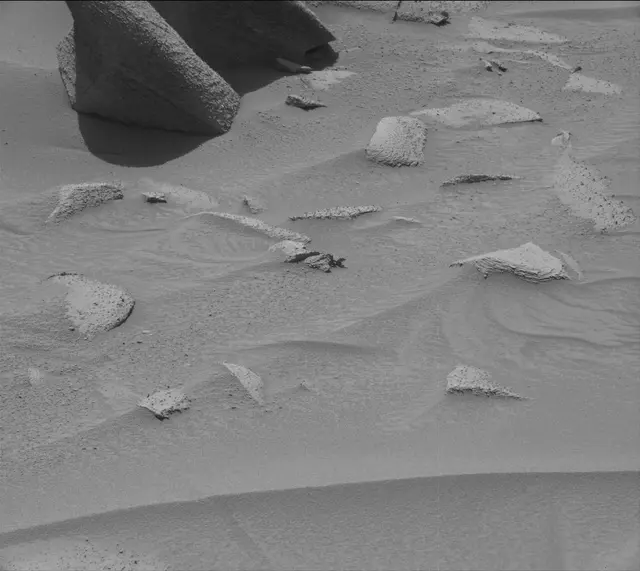 Sol 3843: Mast Camera (Mastcam)
