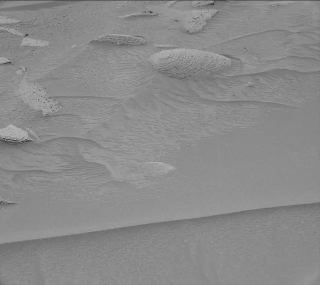 Sol 3843: Mast Camera (Mastcam)