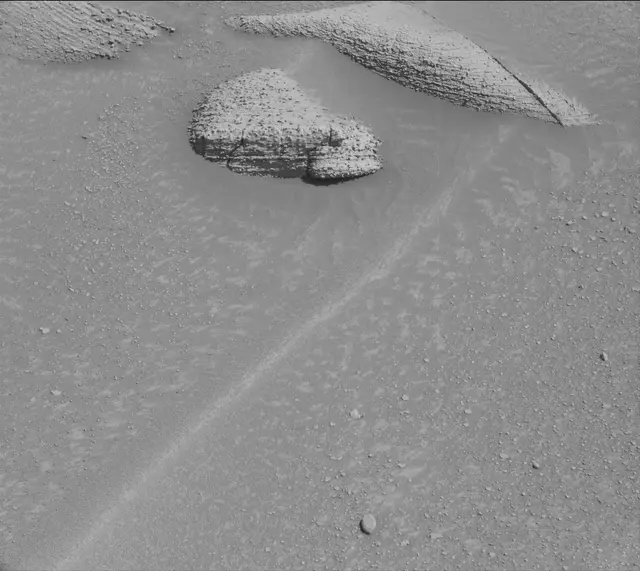 Sol 3843: Mast Camera (Mastcam)