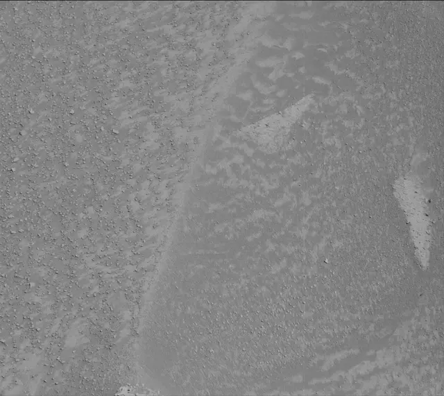 Sol 3843: Mast Camera (Mastcam)
