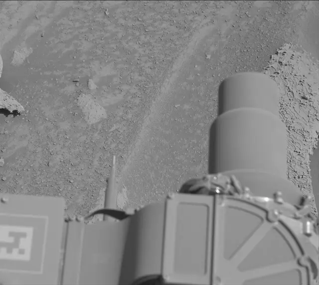 Sol 3843: Mast Camera (Mastcam)