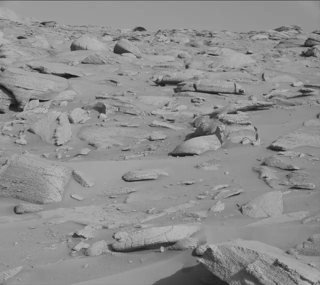 Sol 3843: Mast Camera (Mastcam)