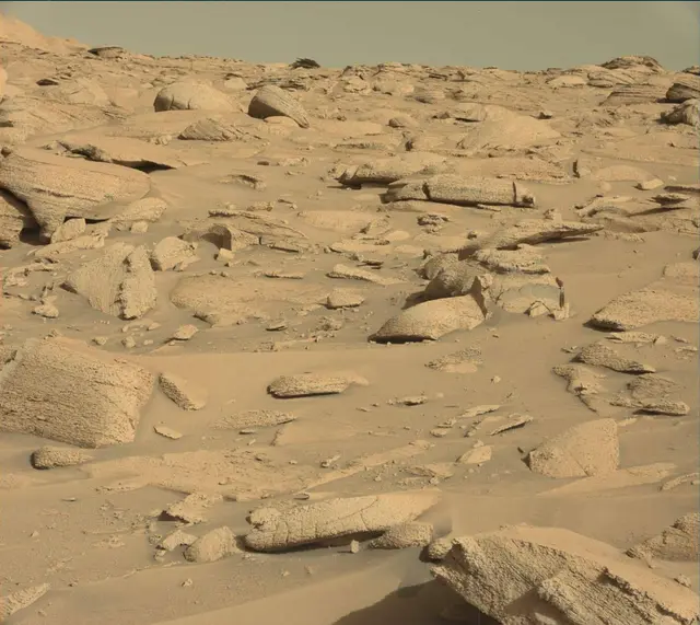 Sol 3843: Mast Camera (Mastcam)