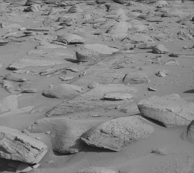 Sol 3843: Mast Camera (Mastcam)
