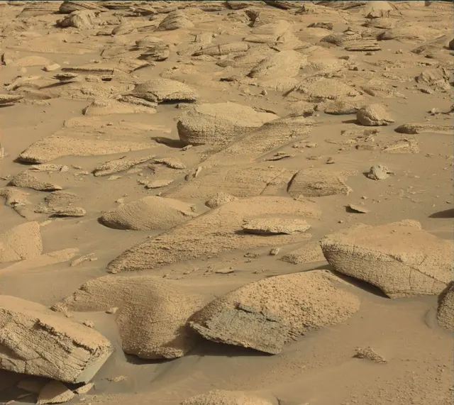 Sol 3843: Mast Camera (Mastcam)