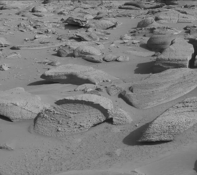 Sol 3843: Mast Camera (Mastcam)