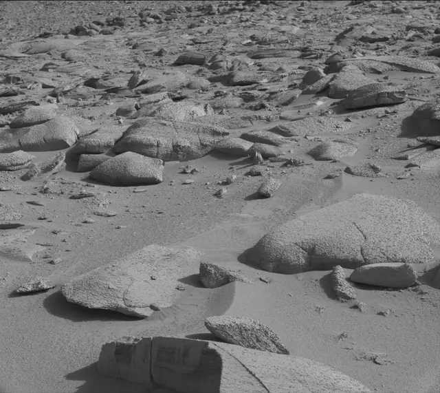 Sol 3843: Mast Camera (Mastcam)