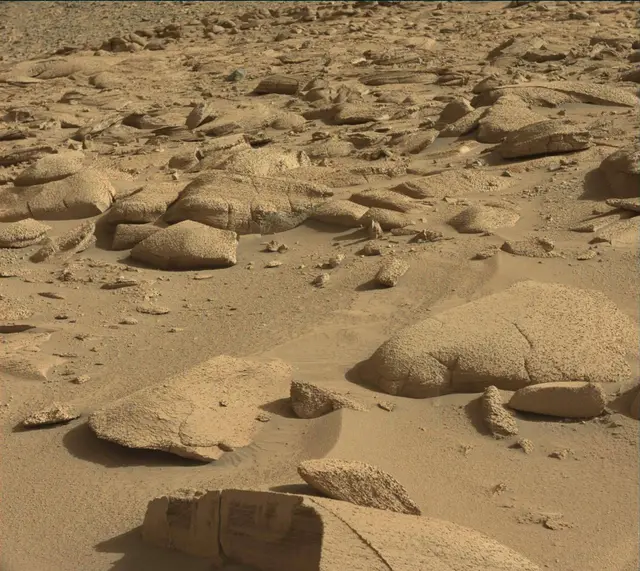 Sol 3843: Mast Camera (Mastcam)