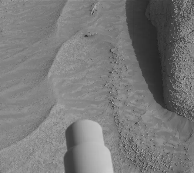 Sol 3843: Mast Camera (Mastcam)