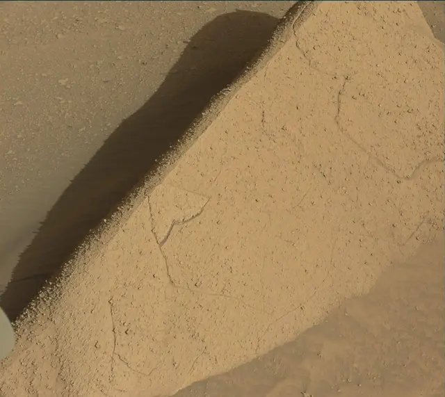 Sol 3843: Mast Camera (Mastcam)