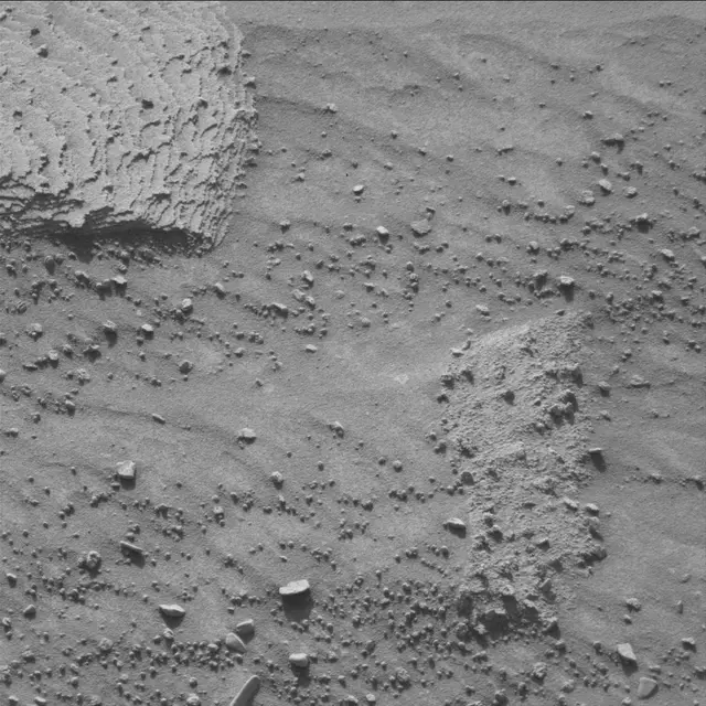 Sol 3843: Mast Camera (Mastcam)