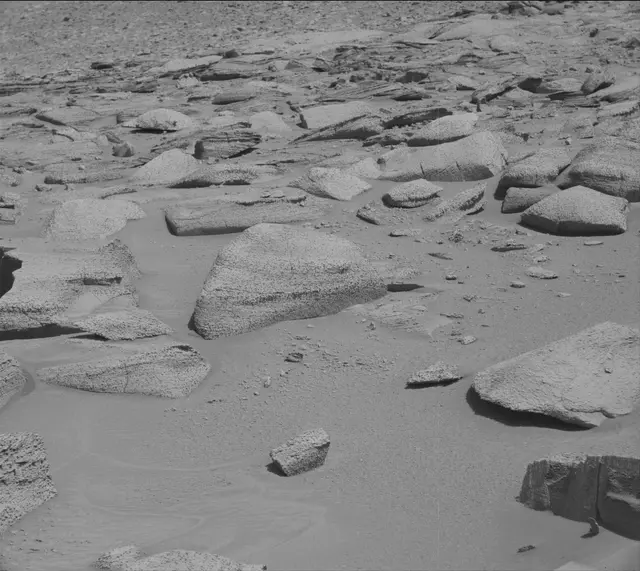 Sol 3845: Mast Camera (Mastcam)