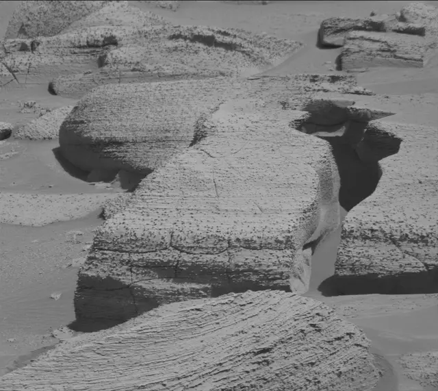 Sol 3845: Mast Camera (Mastcam)