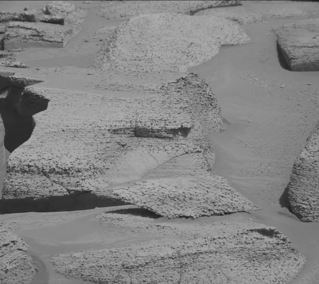 Sol 3845: Mast Camera (Mastcam)