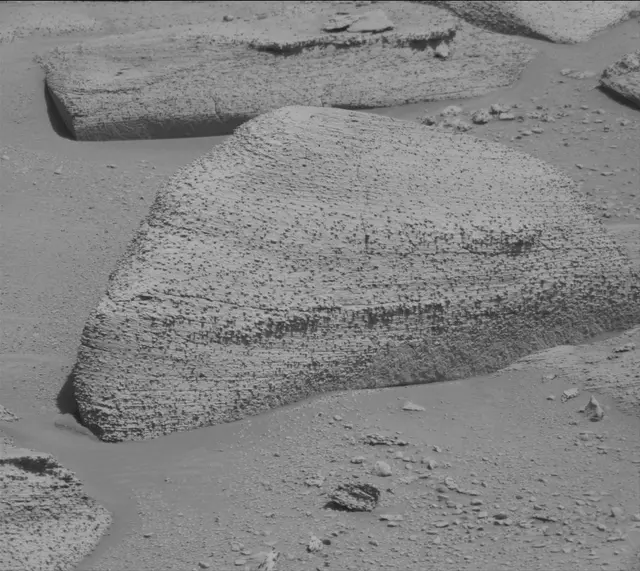 Sol 3845: Mast Camera (Mastcam)