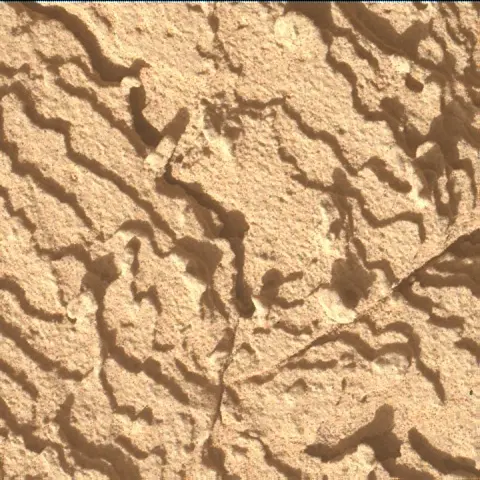 Sol 3845: Mars Hand Lens Imager (MAHLI)
