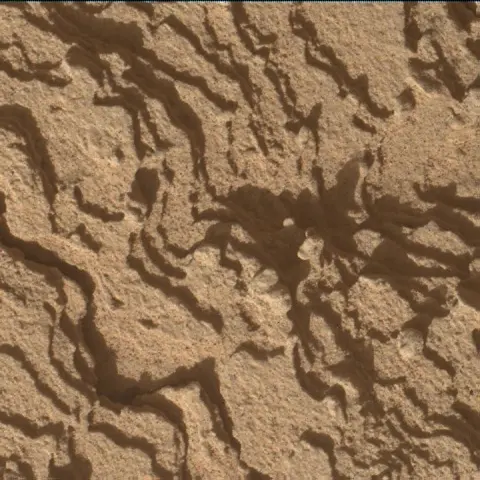 Sol 3845: Mars Hand Lens Imager (MAHLI)