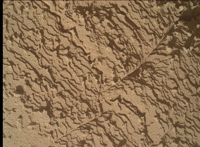 Sol 3845: Mars Hand Lens Imager (MAHLI)