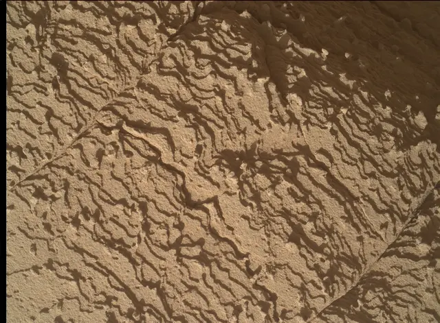 Sol 3845: Mars Hand Lens Imager (MAHLI)