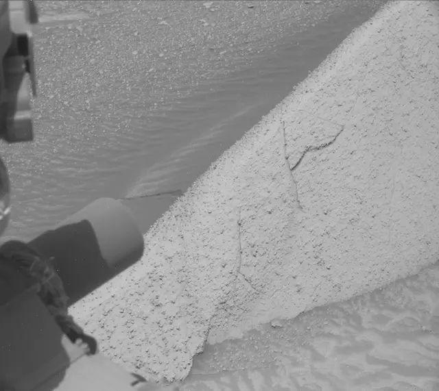Sol 3846: Mast Camera (Mastcam)