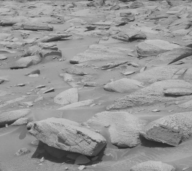 Sol 3846: Mast Camera (Mastcam)