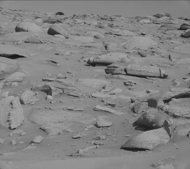 Sol 3846: Mast Camera (Mastcam)