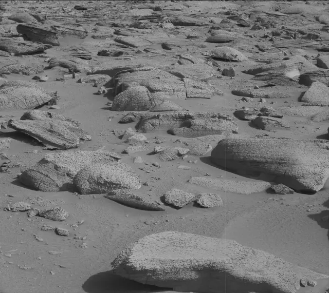 Sol 3846: Mast Camera (Mastcam)