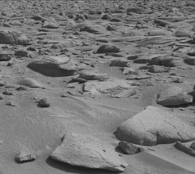 Sol 3846: Mast Camera (Mastcam)