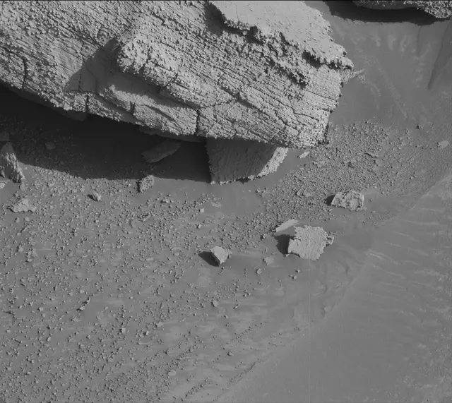 Sol 3846: Mast Camera (Mastcam)